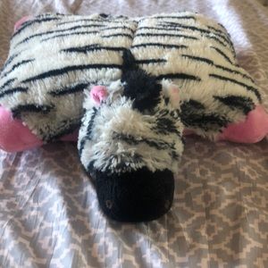 Pillow pet pee wees